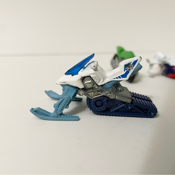 Lot of 3 Hot Wheels Diecast Snow Ride Motorcycle Water Bomber - Picture 5 of 14